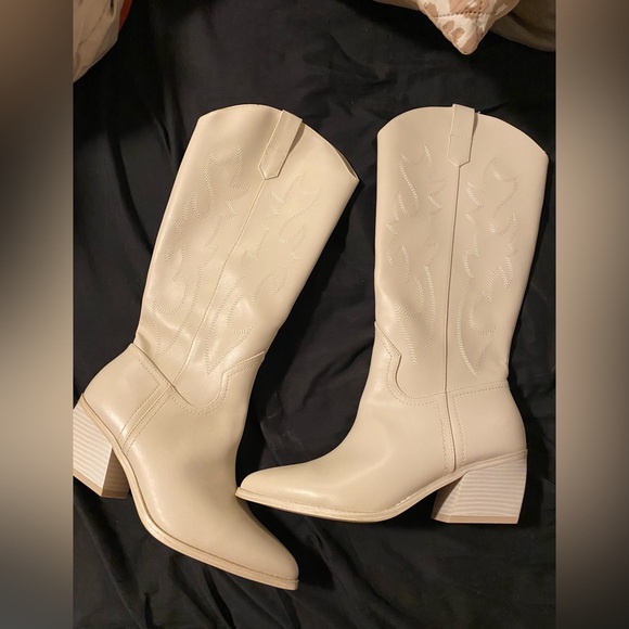 Madden NYC White Cowboy Boots sz 10 - Picture 2 of 7